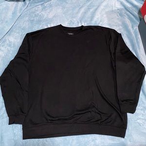 **SOLD** BoohooMAN Black Crew Neck Size Large